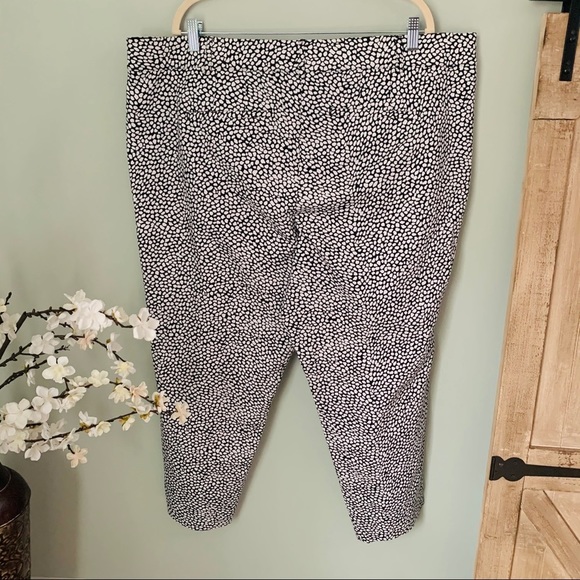 Lane Bryant Pebble Print Modernist Ankle Pant Size 18 - Picture 5 of 5